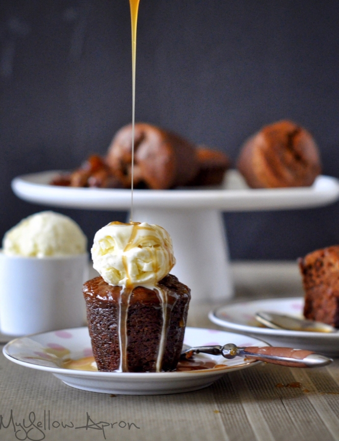 recipe for sticky toffee pudding made with eggless date cakes and topped with a homemade rum caramel sauce