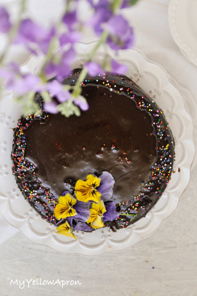 The easiest chocolate cake recipe. 