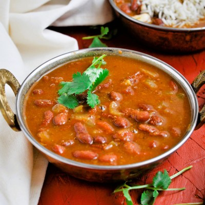 Rajma Masala, Indian Red Kidney Bean Curry a favorite comfort food for many. Made in an instant pot with a heavy onion tomato masala base, this vegan & gluten-free recipe is a keeper!